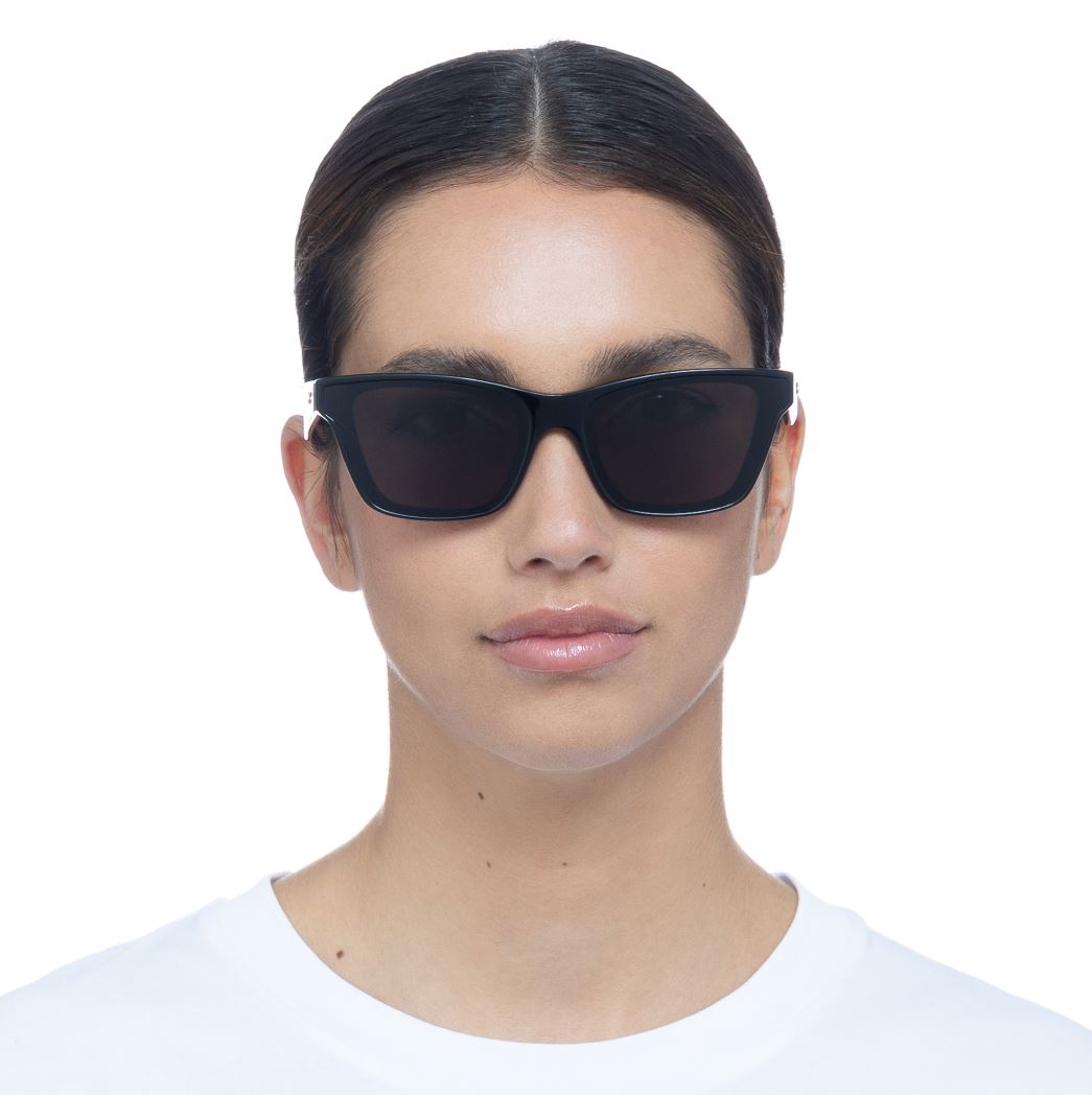 BOTTEGA VENETA ブラック サングラス Bottega Veneta: ブラック Intrecciato スクエアサングラス | SSENSE 日本