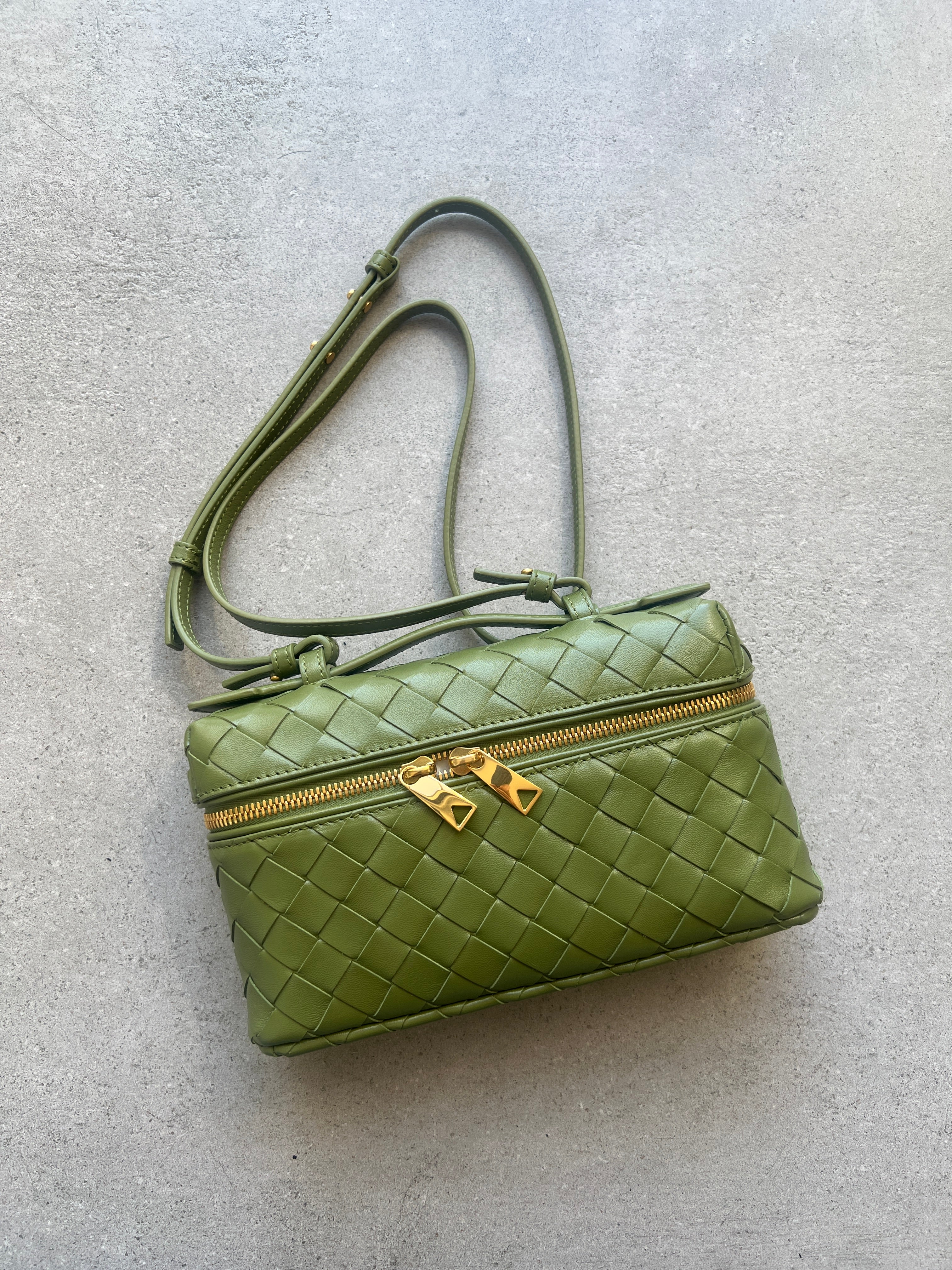 Bottega Veneta Vanity Top Handle Crossbody, Matcha – CULTSTATUS