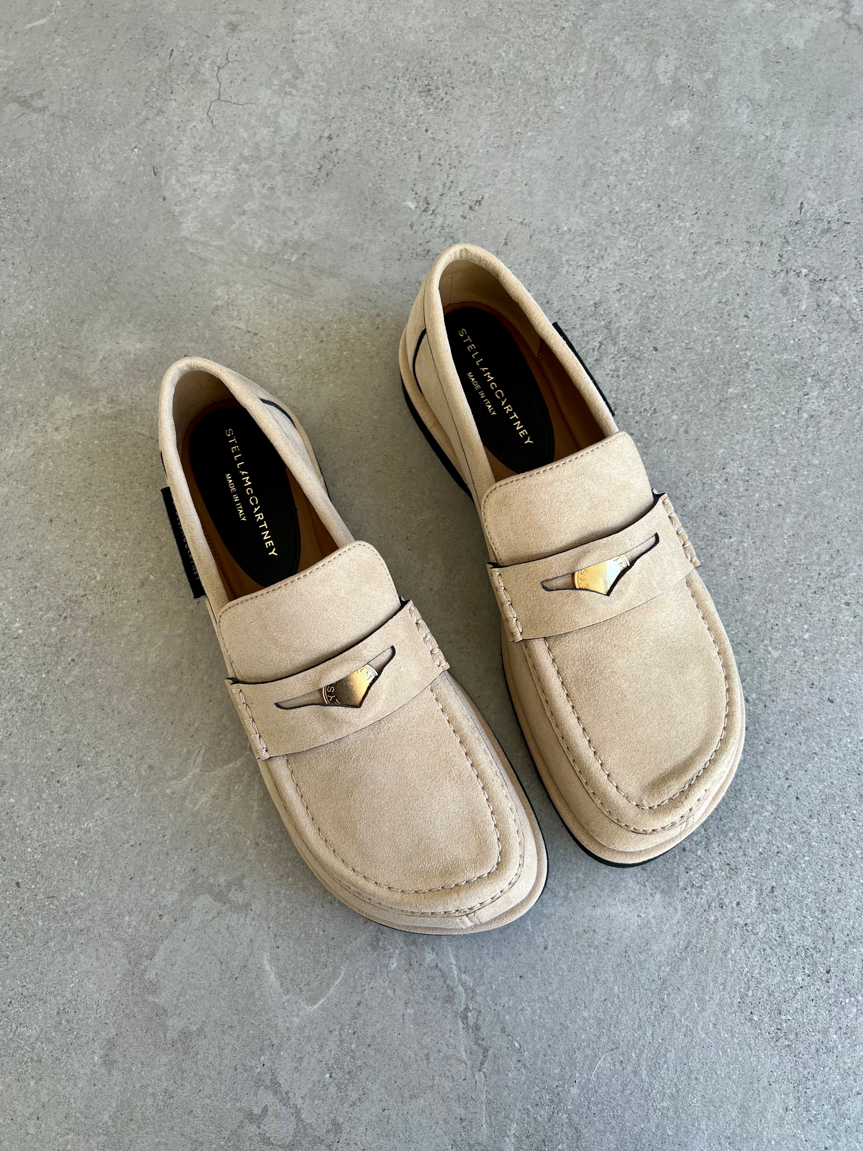 モカシン 2A80E390-B700-4C28-9023-