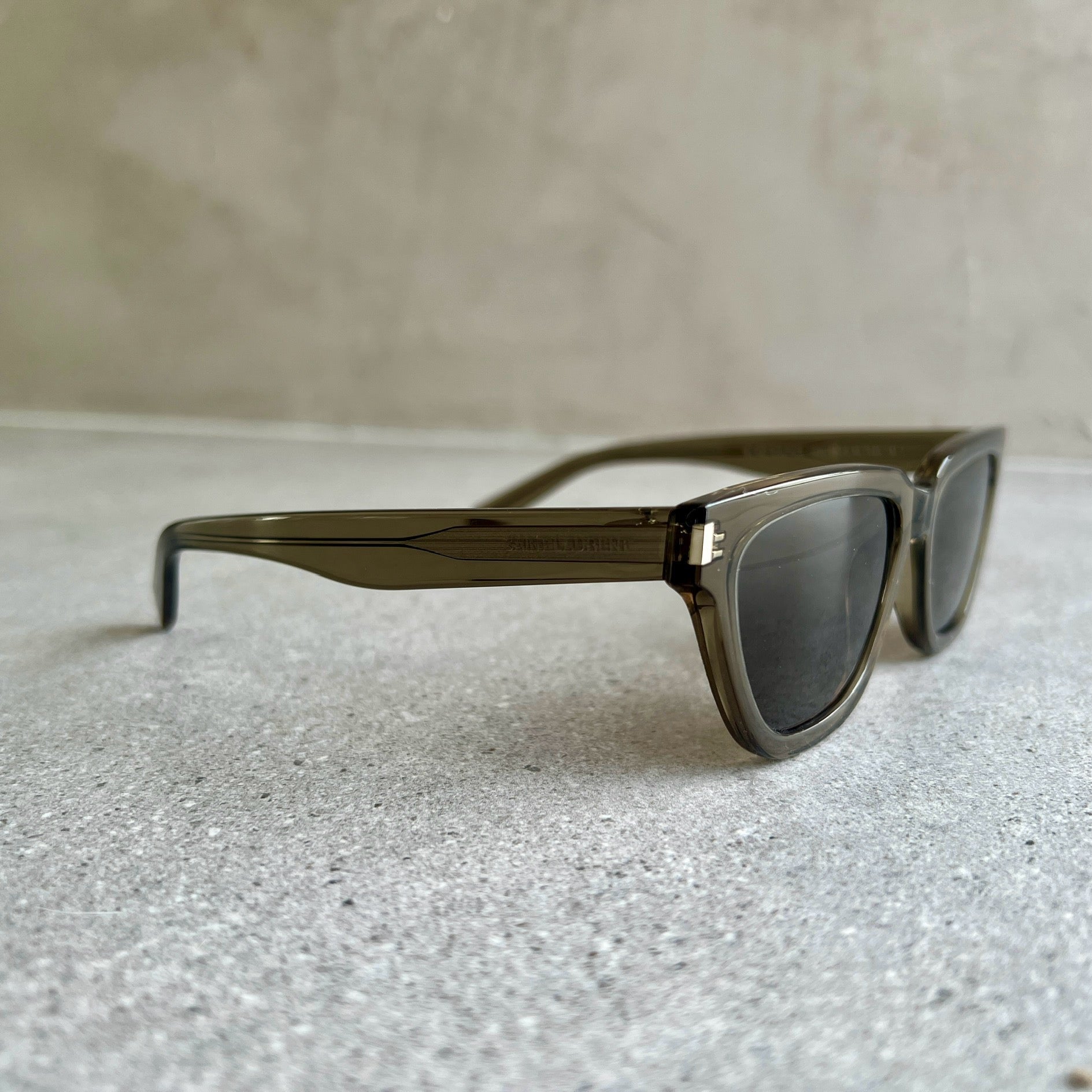 Saint laurent sunglasses classic 2 deals