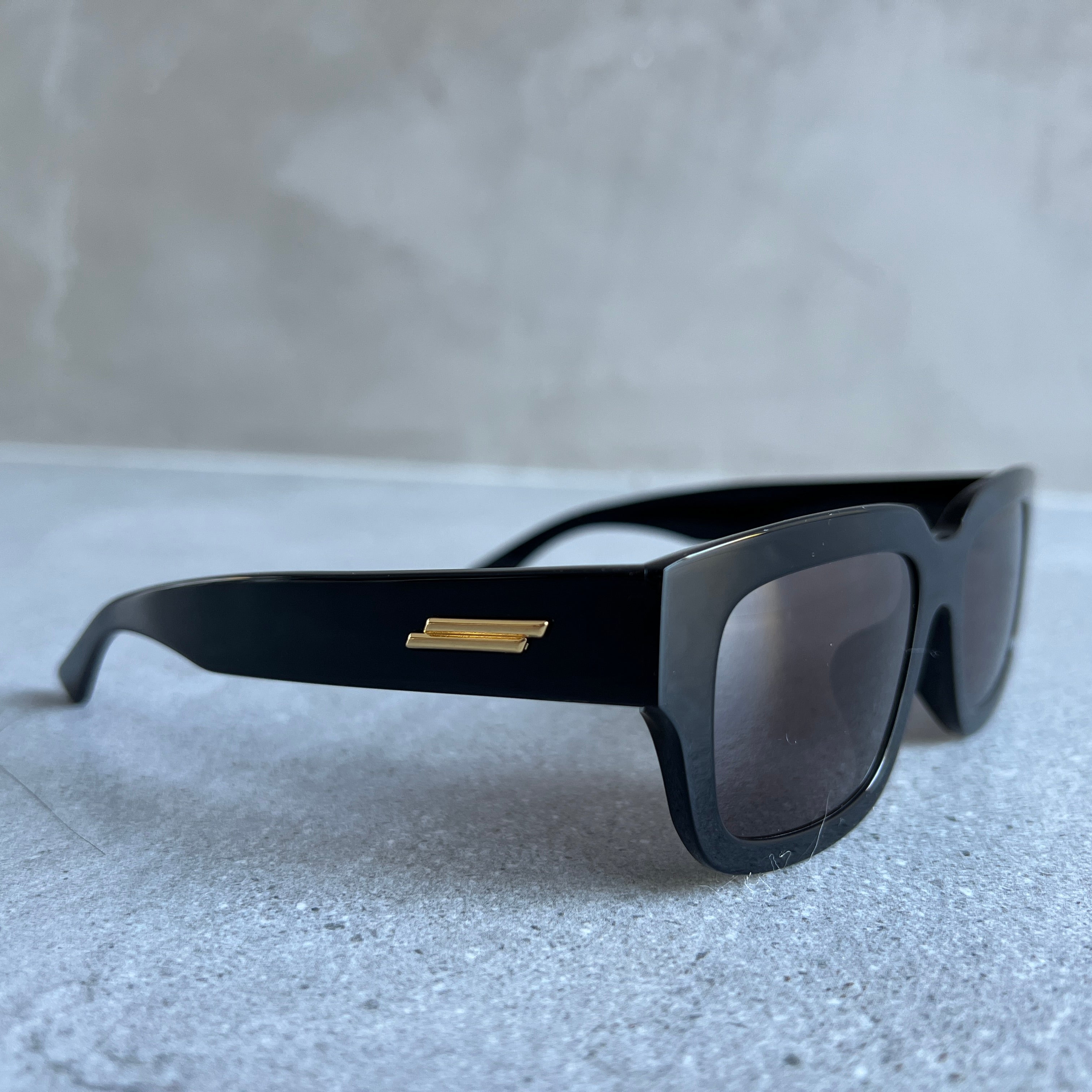 BV1359SA Ultrathin Square Asian-Fit Sunglasses, Black (G) – CULTSTATUS