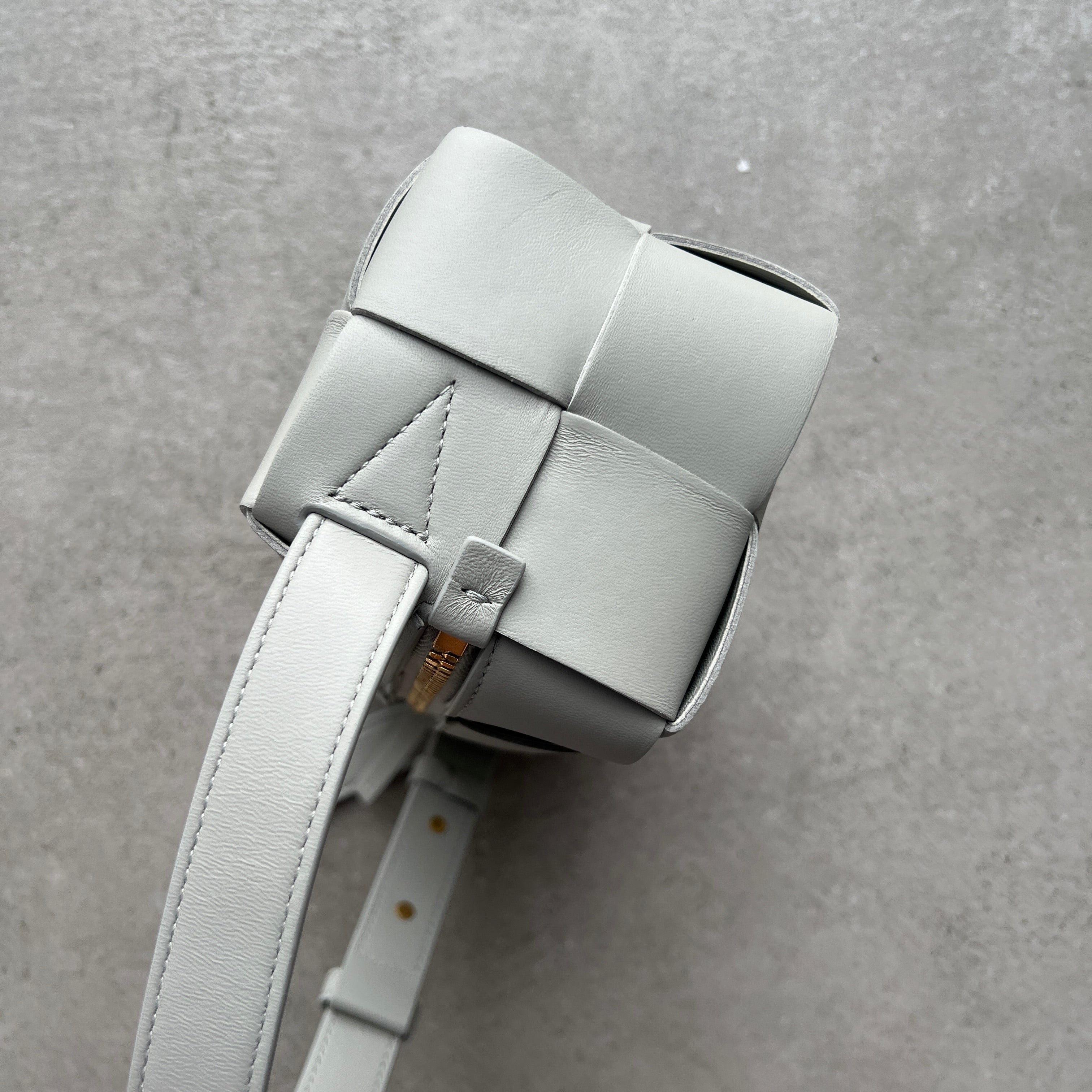 Bottega Veneta Small Brick Cassette Agate – CULTSTATUS