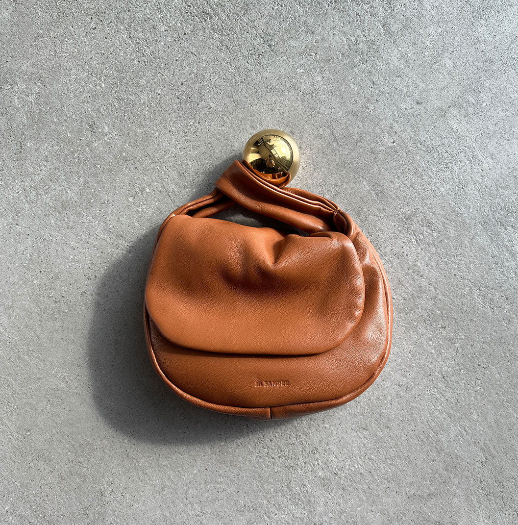 Jil Sander Sphere Pouch Leather, Tan (G) – CULTSTATUS