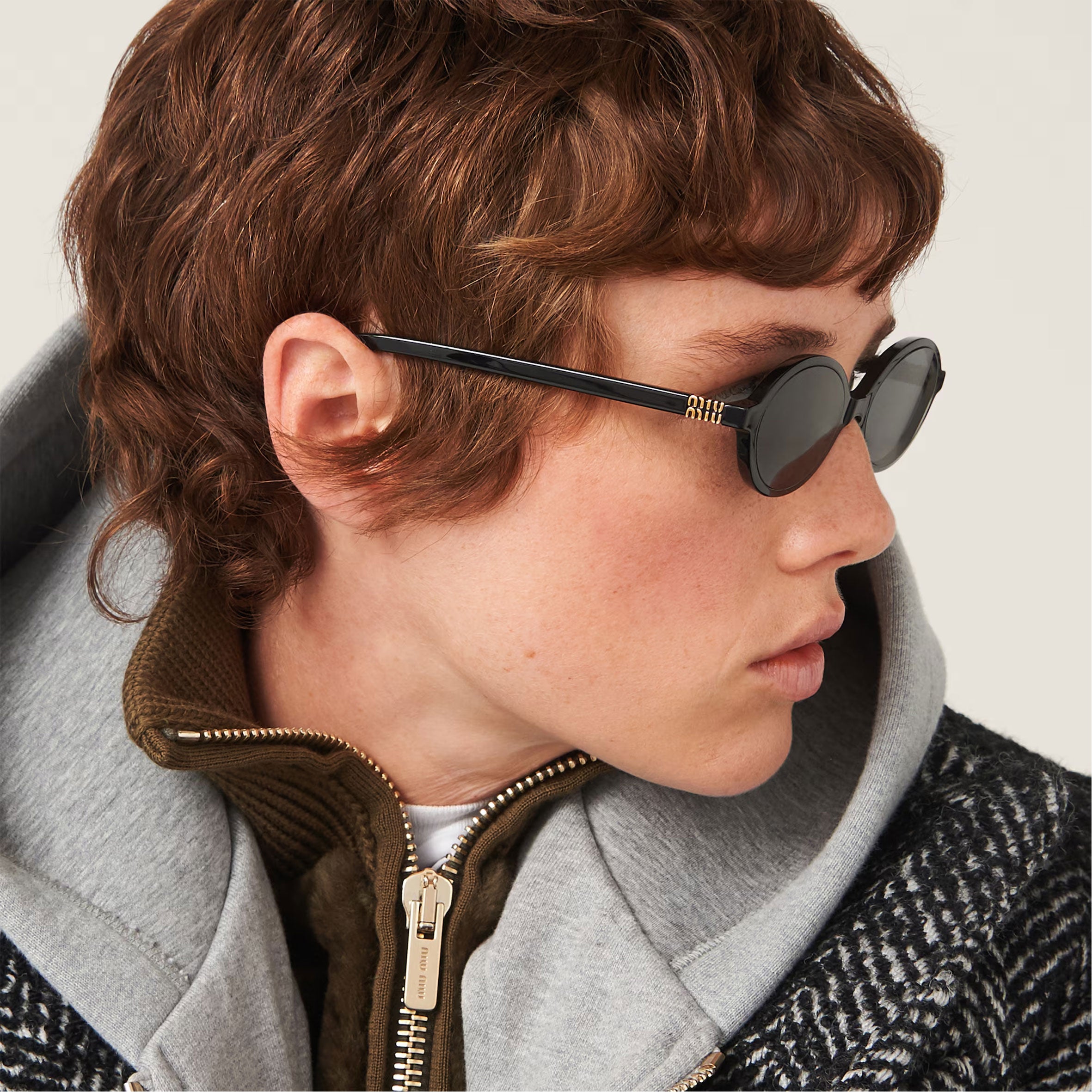 【Miu Miu】Miu Regard sunglasses Miu Miu Eyewear Miu Regard Sunglasses | Brown | FARFETCH CA