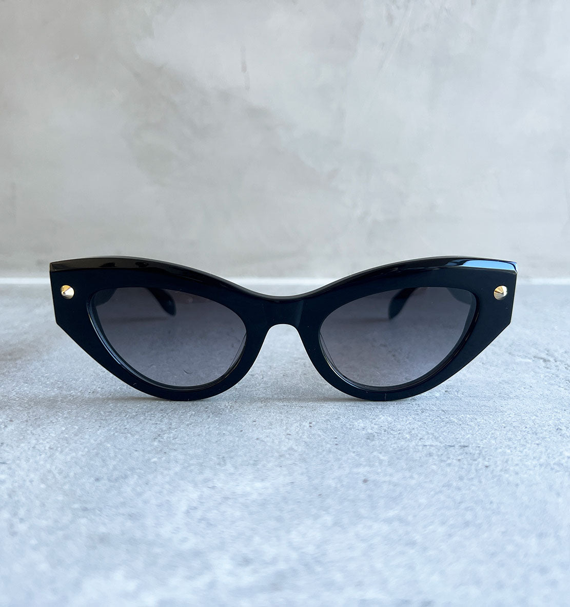 AMQ AM0407S Sunglasses Black